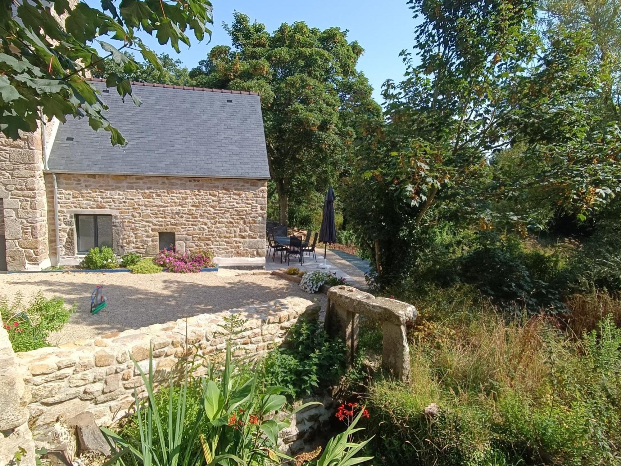 Le Petit Moulin De Kerloroc Villa Ploudalmezeau Exterior photo
